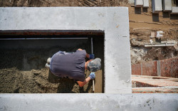 Construction d'une piscine semi-enterrée
