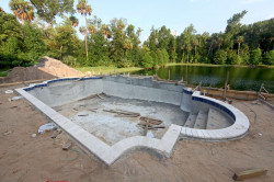 Pose de carrelage pour piscine enterrée